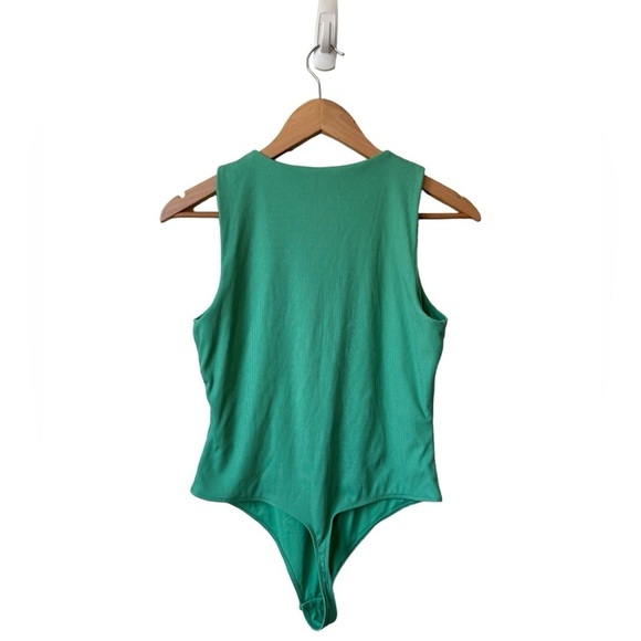 House of Harlow 1960 Ribbed Sleeveless Thong Bodysuit Green Size M - Picture 2 of 8